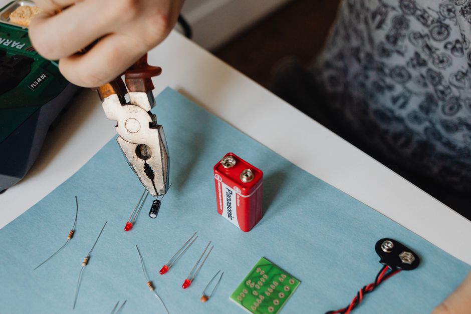 Como escolher componentes eletrônicos para projetos DIY: guia completo e prático