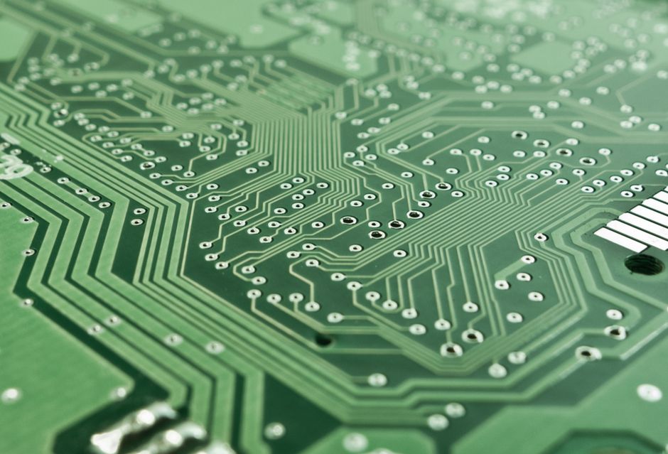 Imagem de um circuito impresso que simboliza tecnologia avançada ou inovação digital.