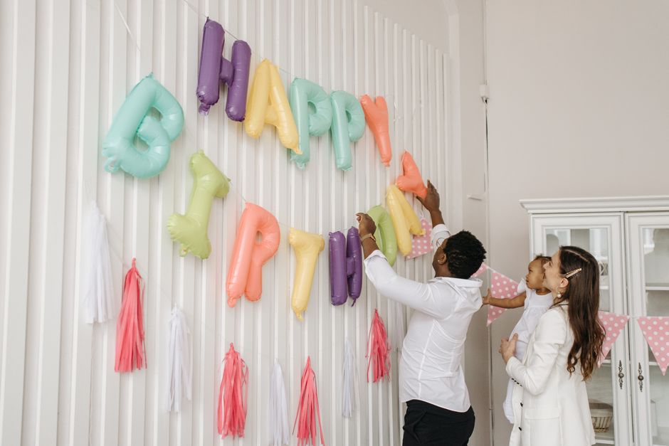 Dicas para organizar uma festa em casa sem bagunça em 2026: guia completo