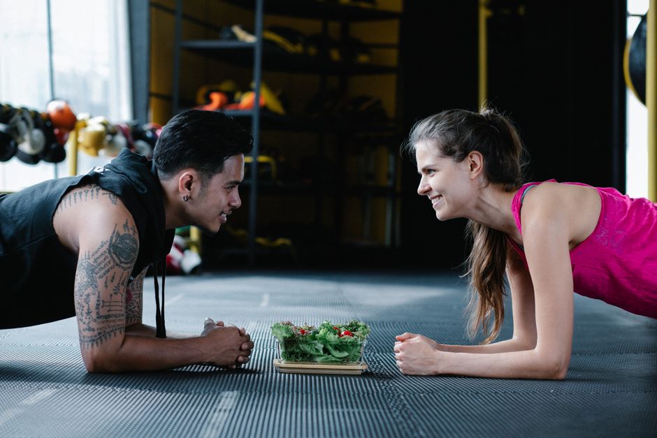 Dicas de alimentação saudável para praticantes de esportes: guia completo 2026
