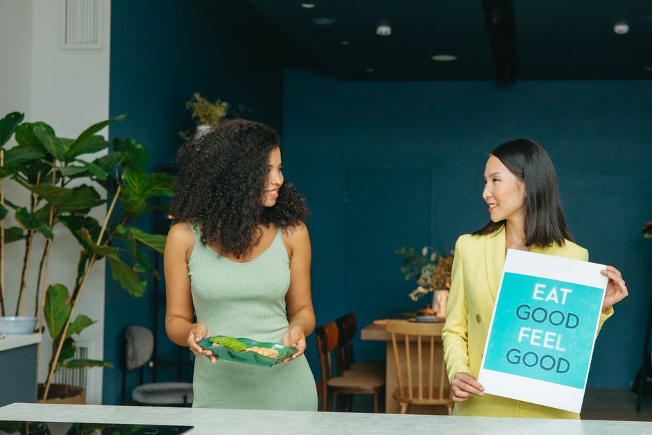 Dicas de alimentação para melhorar o bem-estar feminino em 2026