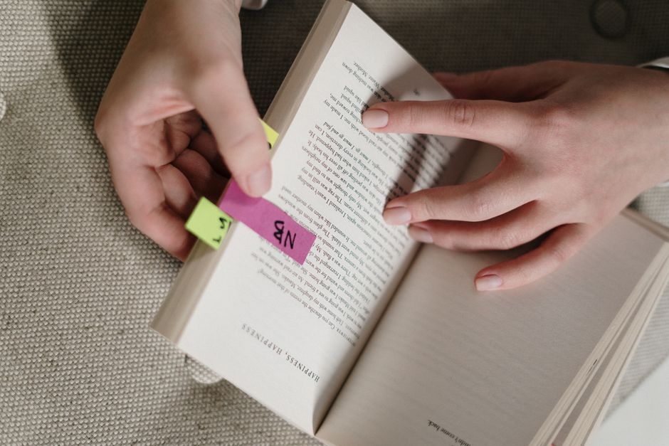 Dicas de como usar frases de livros para estudar melhor em 2026