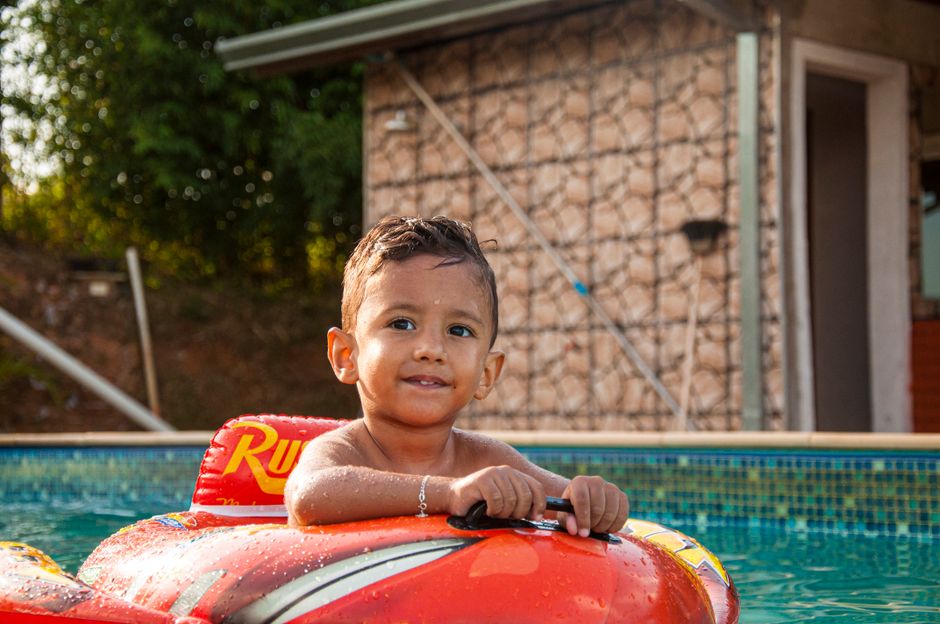 Dicas para manter a piscina limpa e segura em casa em 2026: Guia completo