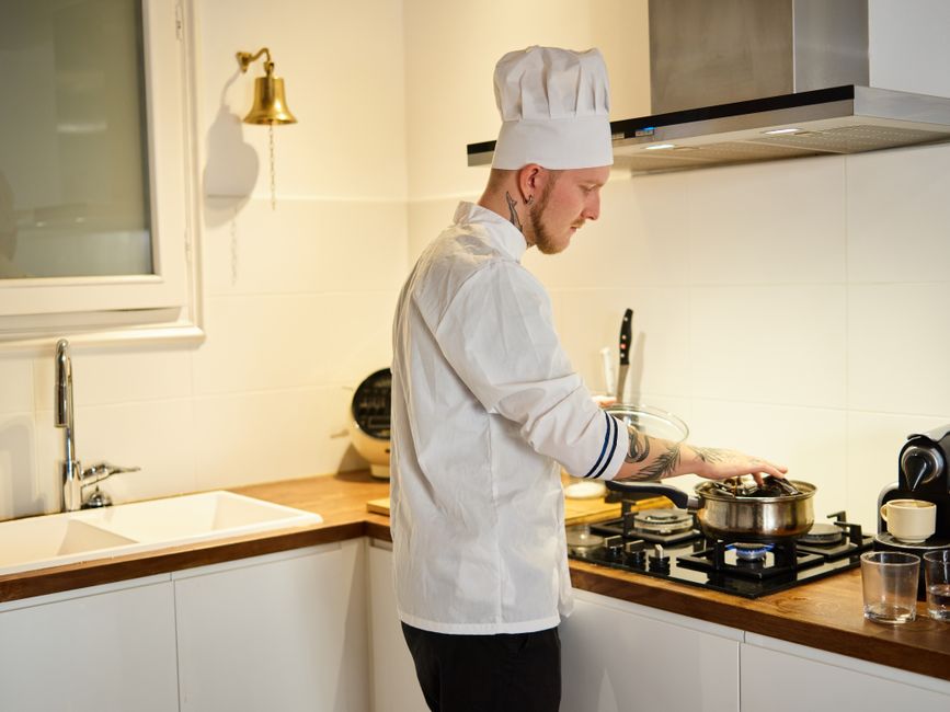 Como se tornar um cozinheiro profissional em 2026: guia completo para sua carreira