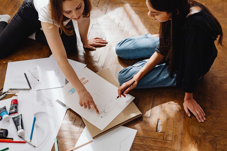 Melhores cursos de moda para iniciantes em 2026: guia completo para começar