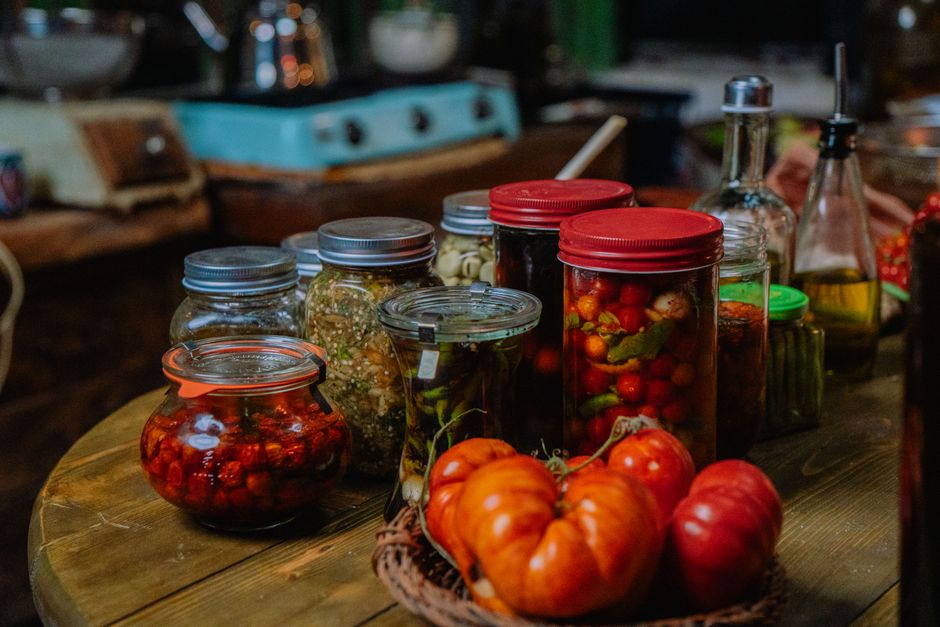 Como conservar alimentos por mais tempo em casa: guia completo 2026