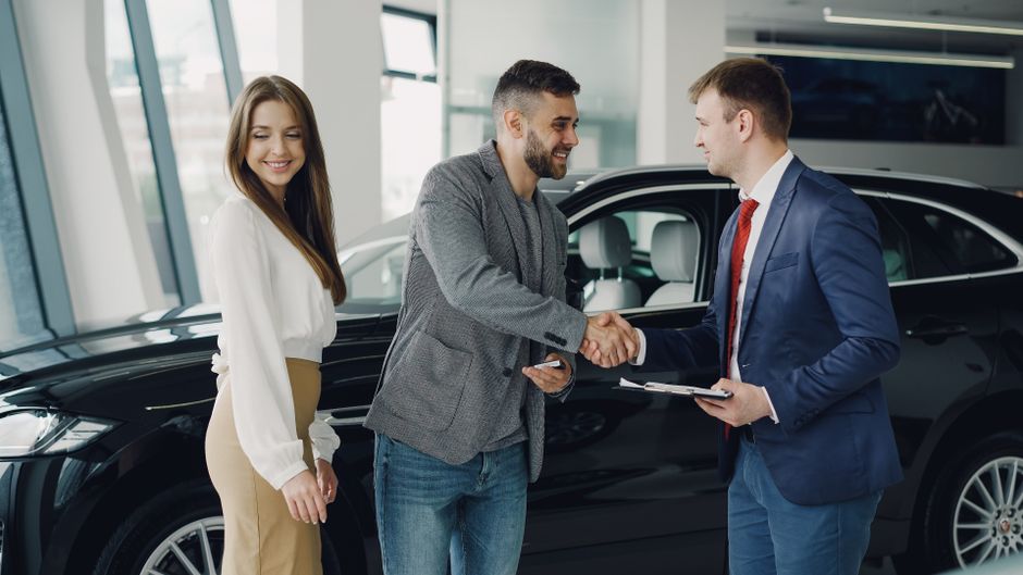 Como melhorar a comunicação com clientes no setor automotivo em 2026: Guia completo