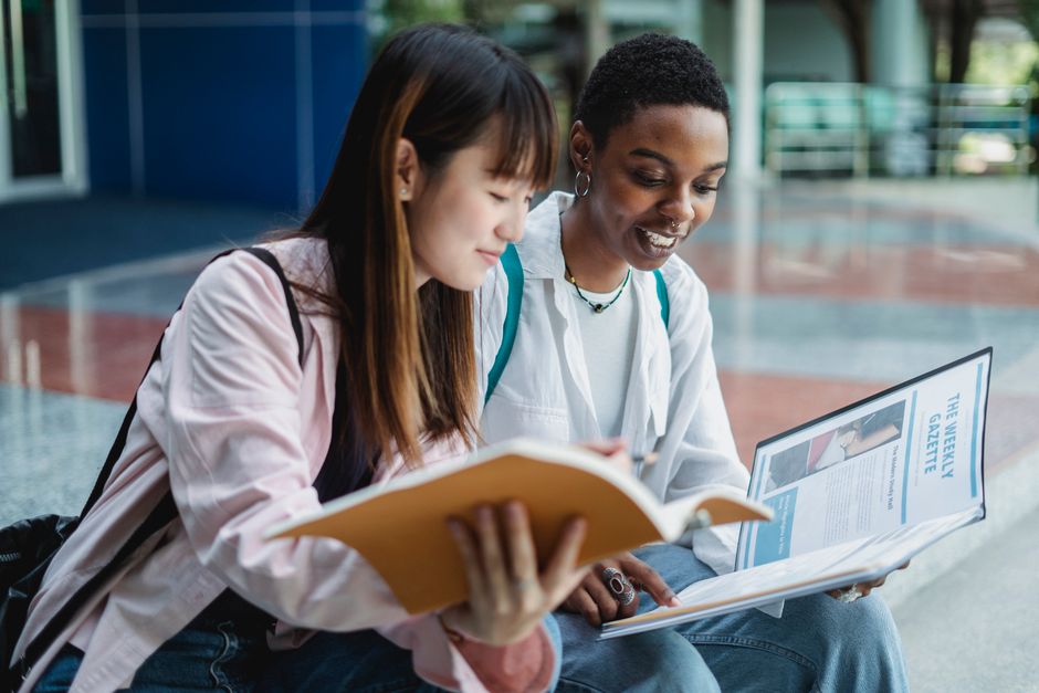 Melhores fontes de notícias para estudantes em 2026: guia completo e confiável
