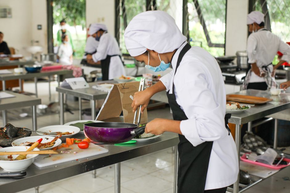Melhores cursos livres para quem quer trabalhar com gastronomia em 2026