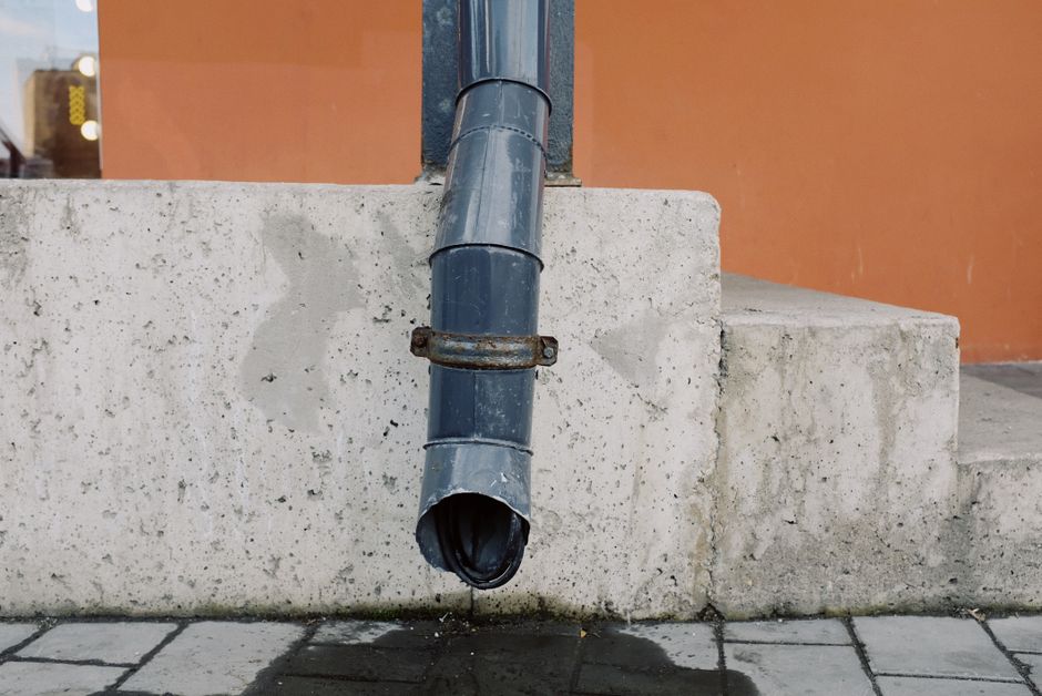 Dicas para evitar entupimento no ralo da garagem: guia completo e atualizado 2026