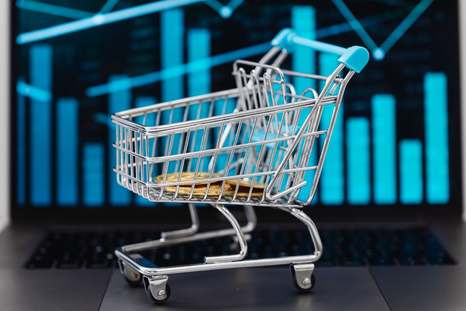 Dicas de como acompanhar as novidades em e-commerce em 2026: Guia completo para se manter atualizado