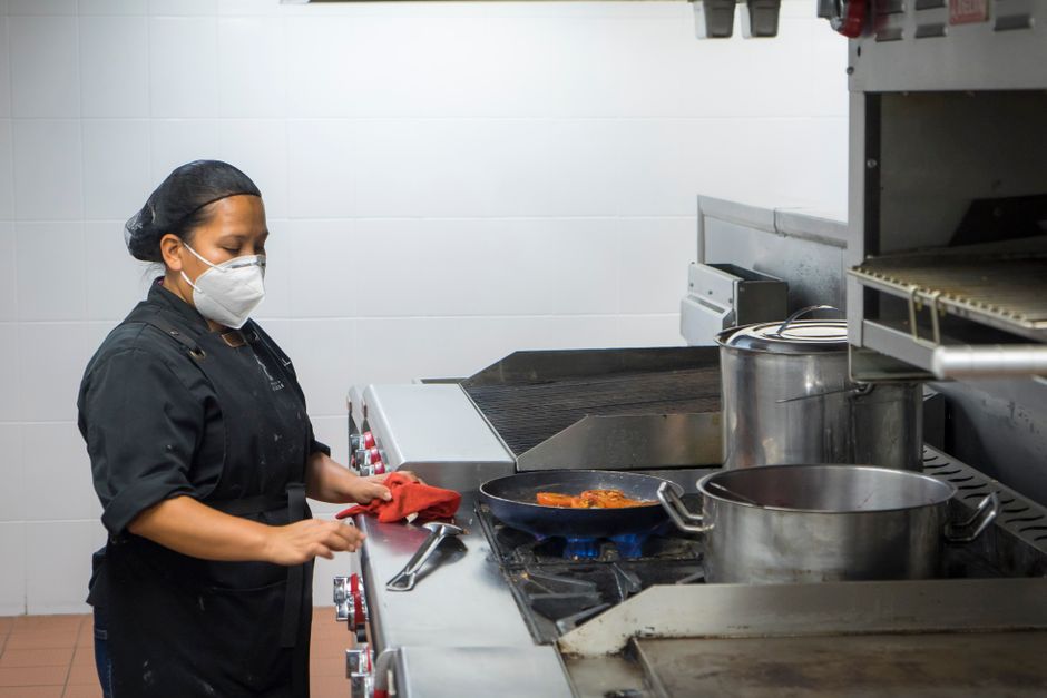 Como garantir a segurança alimentar em restaurantes: Guia completo para 2026