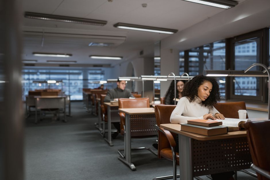 Como se preparar para concursos públicos em 2026: guia completo para sua aprovação