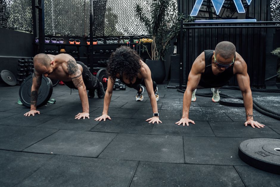 Dicas de treino para iniciantes: guia completo para começar em 2026