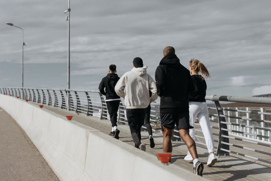 Dicas para organizar grupos de corrida no WhatsApp em 2026: guia completo