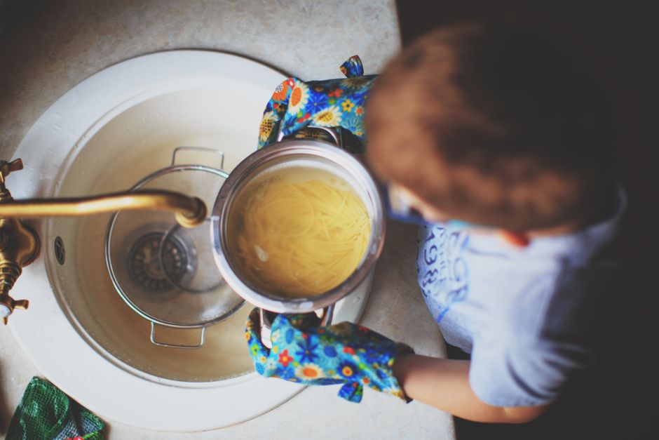 Dicas para Evitar Entupimentos na Cozinha: Guia Completo 2026