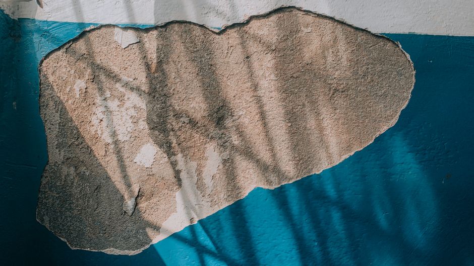 Dicas para Consertar Parede Quebrada: Guia Completo para 2026