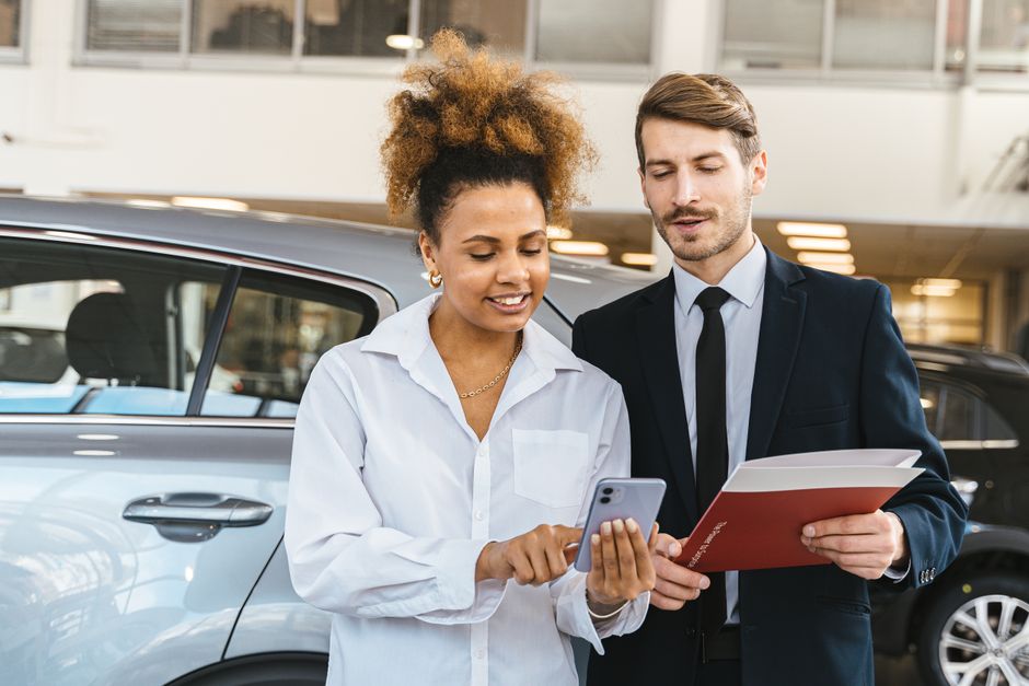 Melhores estratégias de marketing digital para concessionárias de carros em 2026