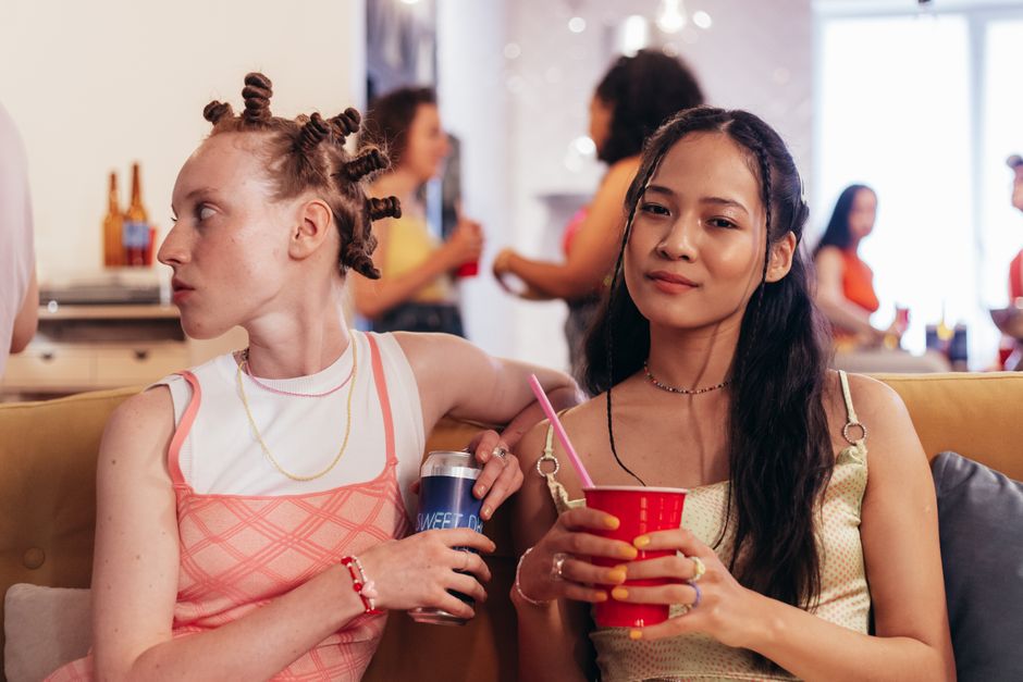 Dicas de Looks para Festas em Casa: Guia Completo 2026