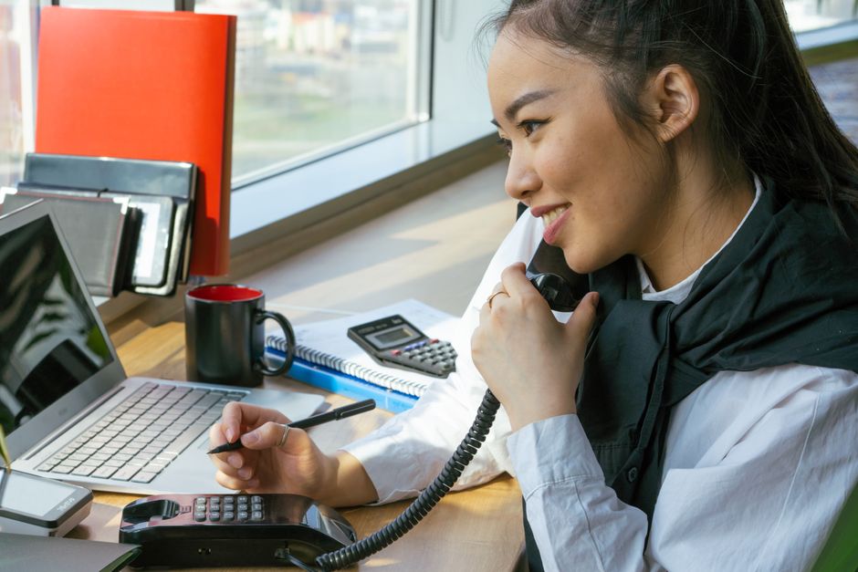 Como se tornar auxiliar de contabilidade e crescer na carreira de negócios em 2026