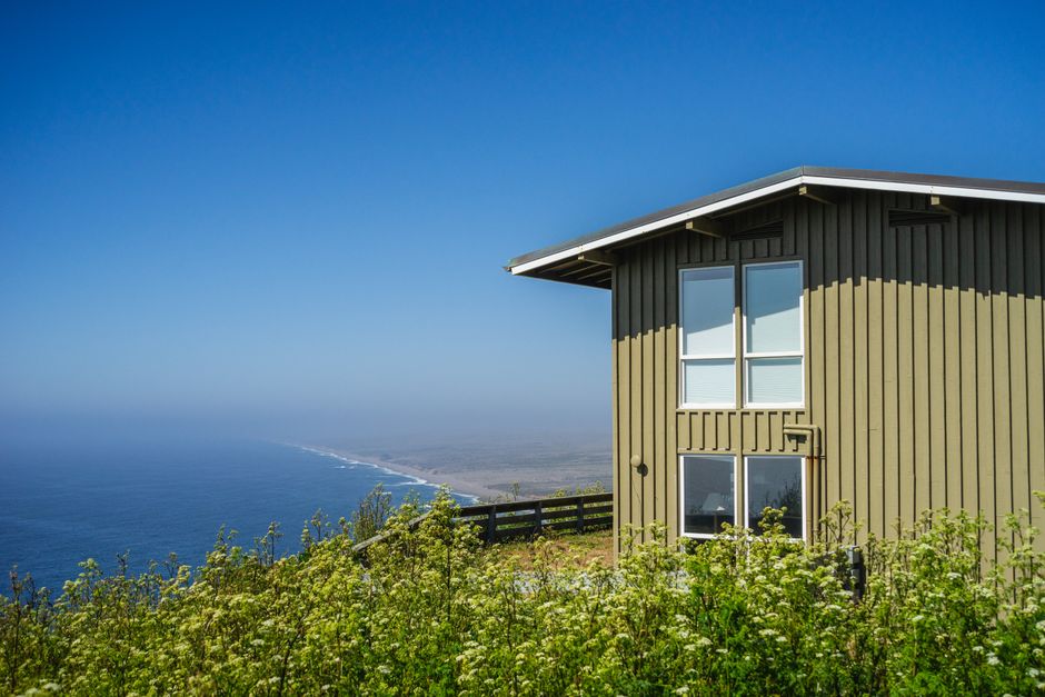 Dicas para Construir uma Casa de Praia Sustentável em 2026: Guia Completo