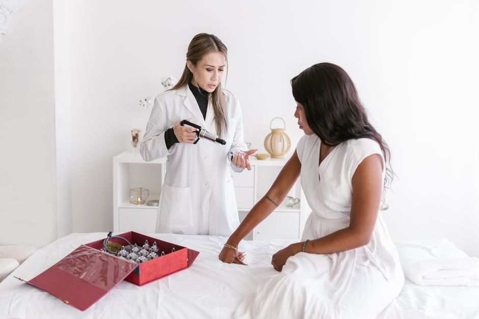 Dicas de Equipamentos para Fisioterapia e Acupuntura: Guia Completo 2026