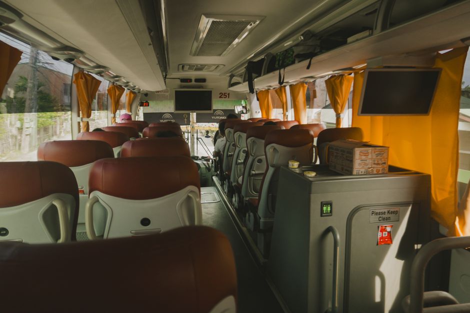 Dicas para aliviar dores durante viagens longas em 2026: guia completo