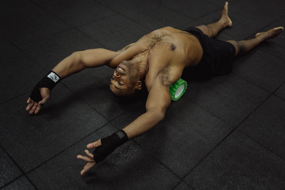 Dicas para Aliviar Dores Musculares Após Exercícios: Guia Completo 2026