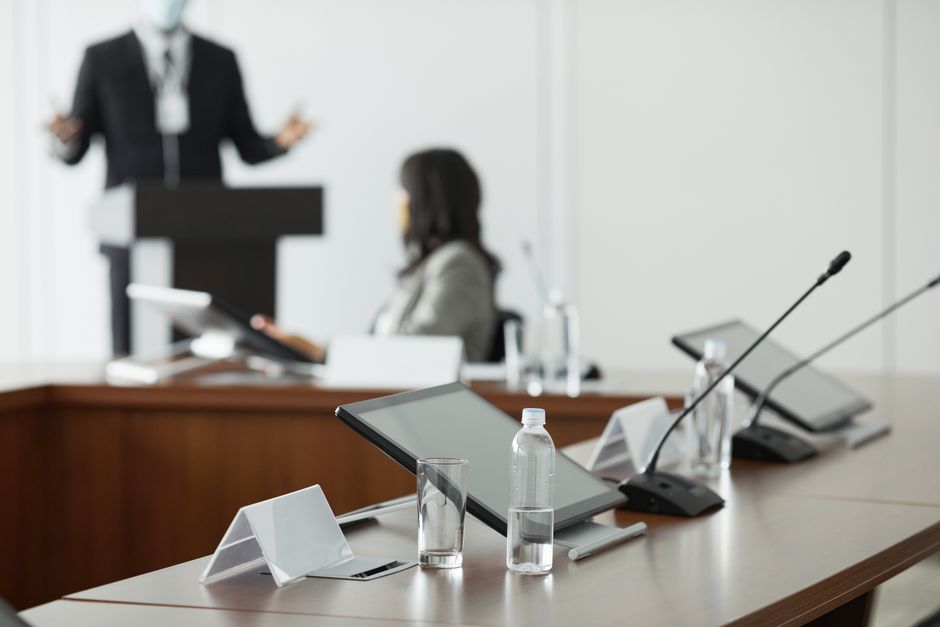 Como usar plataformas online para aumentar o engajamento em eventos corporativos em 2026