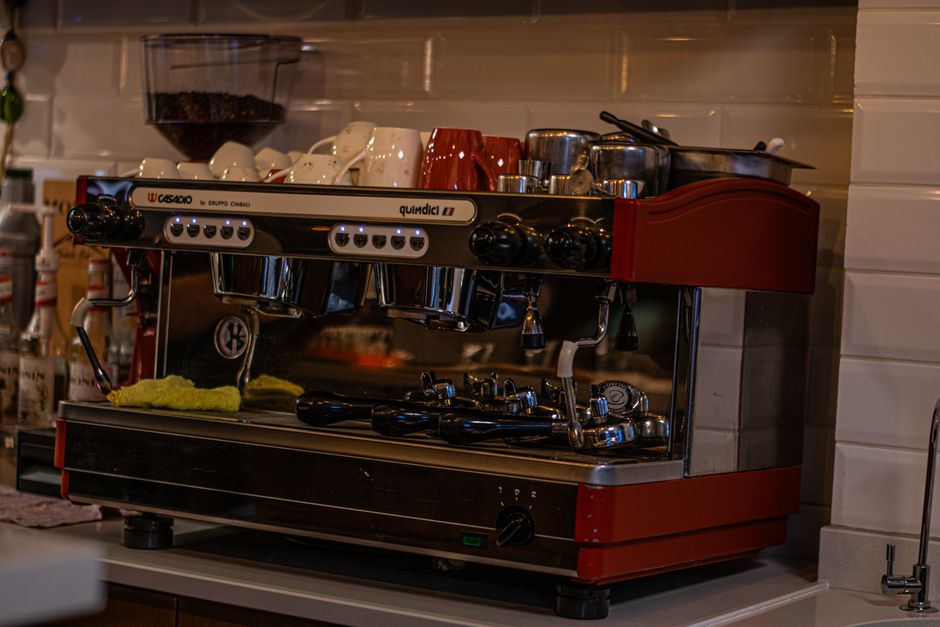 Melhores máquinas de café para restaurantes em 2026: Guia completo para escolher