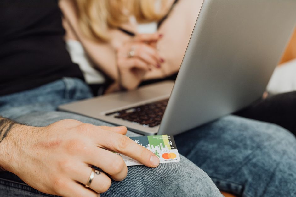 Melhores sites de entretenimento online para comprar créditos em 2026: Guia completo