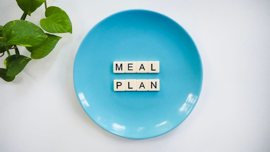 Imagem que representa o conceito de planejamento de refeições, ideal para artigos sobre organização de alimentação saudável.