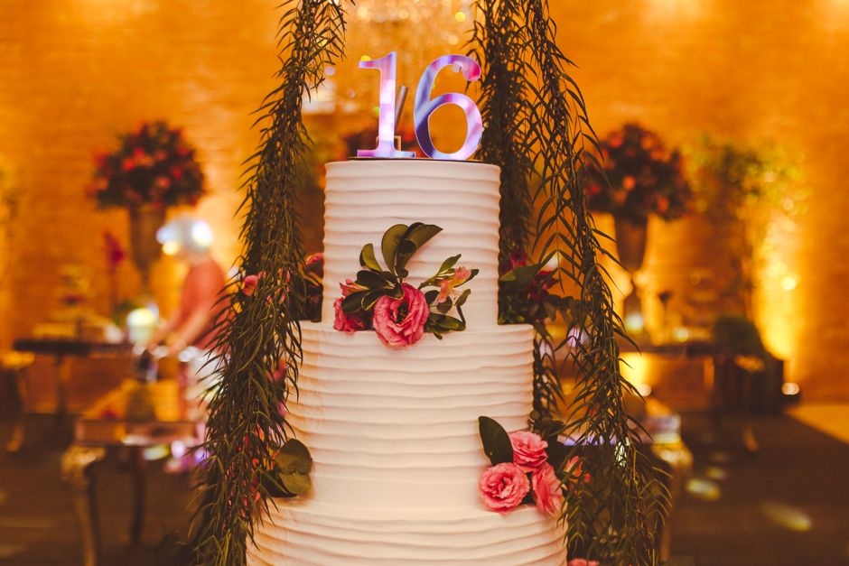 Dicas para Decorar Salão de Festas para 15 Anos em 2026: Guia Completo e Atualizado