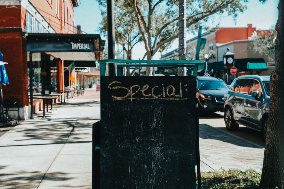 Dicas para divulgar restaurante localmente em 2026: Guia completo para atrair mais clientes