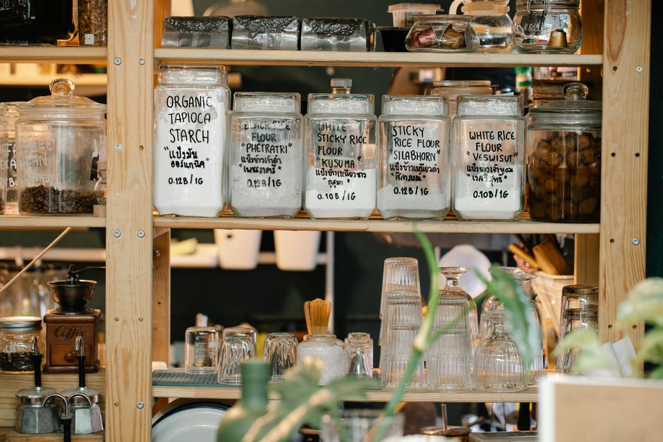 Melhores dicas para organizar a cozinha pequena em 2026: guia completo