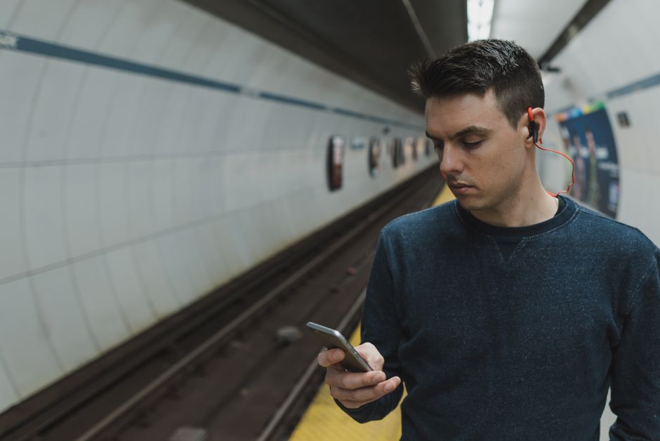 Melhores apps para usar no trânsito e entretenimento em 2026: guia completo