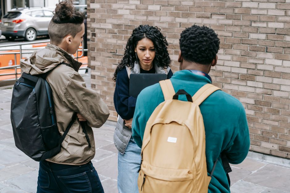 Dicas para Estudantes Resolverem Conflitos Familiares em 2026: Guia Completo