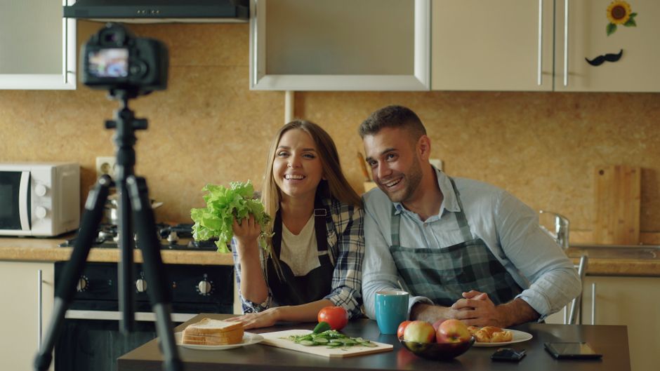Dicas para criar vídeos de comida para redes sociais em 2026: Guia completo para bombar suas receitas