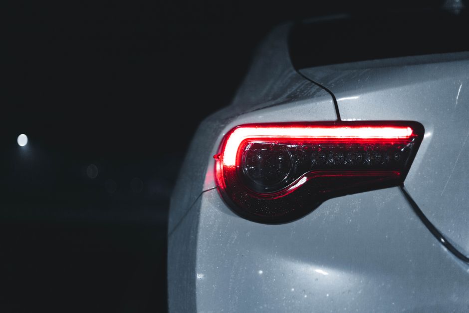 Dicas de Iluminação Automotiva para Melhorar a Segurança em 2026