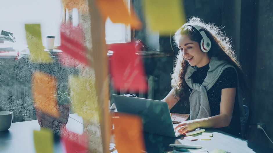Dicas para empreender estudando online em 2026: guia completo para estudantes