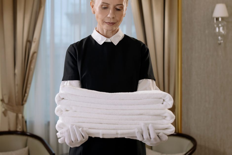 Dicas para manter quartos de hotel limpos e aconchegantes em 2026: Guia completo