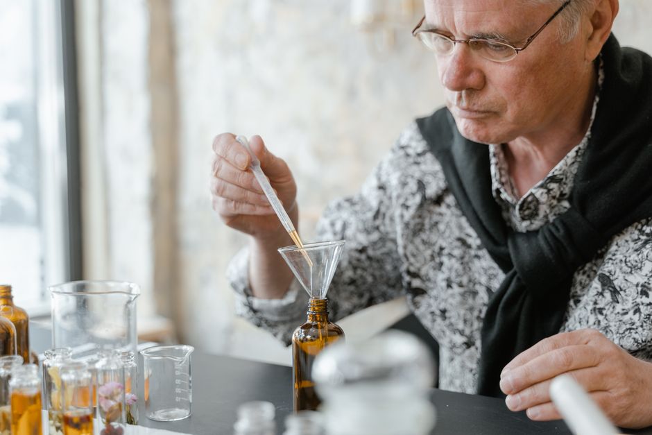 Dicas de Como Escolher o Perfume Ideal para o Ambiente de Trabalho em 2026