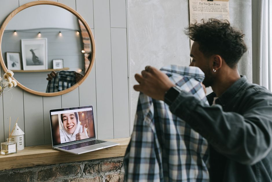 Dicas de Como Assistir Moda e Desfiles Online em 2026: Guia Completo