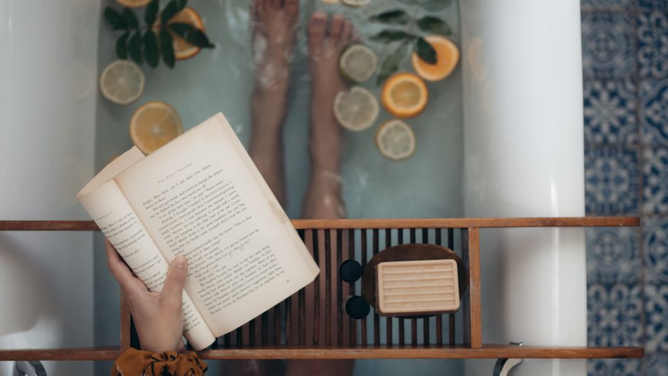 Dicas para Relaxar em Casa Depois do Banho: Guia Completo 2026