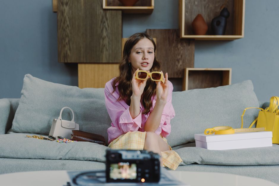 Como Criar Vídeos de Moda para Redes Sociais em 2026: Guia Completo
