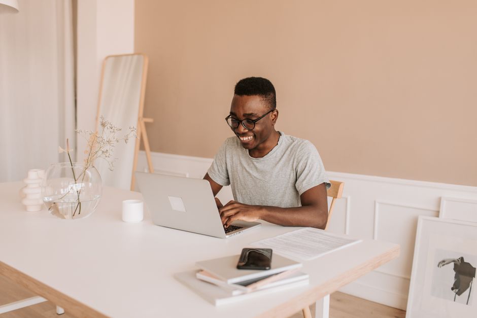 Dicas para Empreender Estudando em 2026: Guia Completo para Conciliar Estudo e Negócio