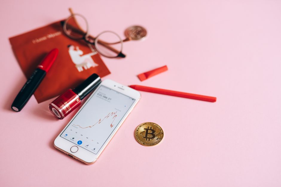 Imagem que ilustra investimentos em criptomoedas, com foco na análise de mercado e finanças digitais.