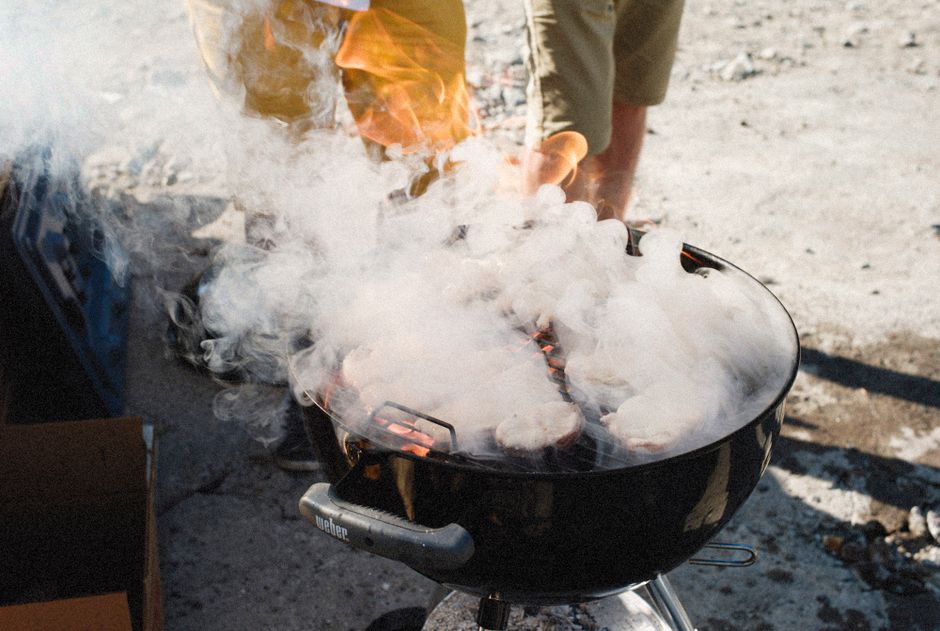 Dicas para fazer um churrasco ao ar livre perfeito em 2026