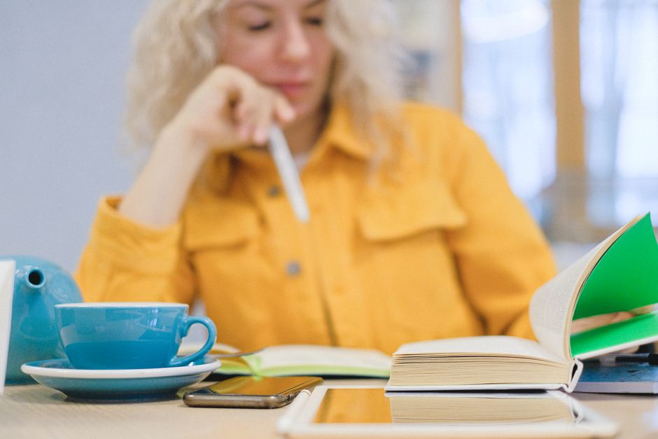 Como escolher o curso preparatório ideal para concursos públicos em 2026
