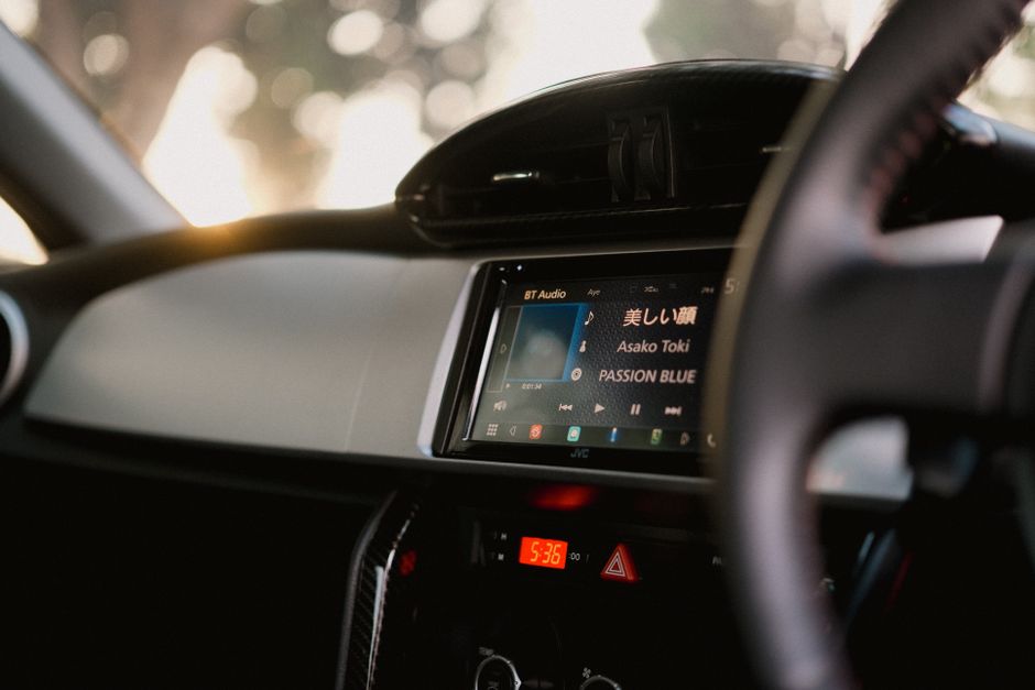 Melhores sistemas de som automotivo para ambiente interno em 2026: Guia completo
